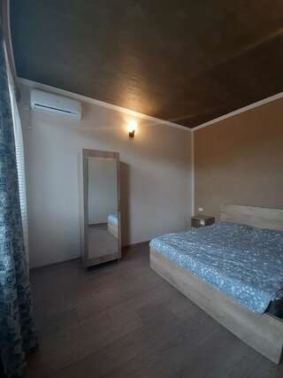 Гостевой дом Pavillion Guest House Батуми Двухместный номер с 1 кроватью и собственной ванной комнатой-6