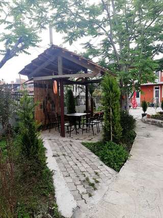 Гостевой дом Pavillion Guest House Батуми Двухместный номер с 1 кроватью и собственной ванной комнатой-15