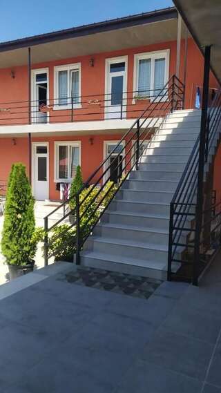 Гостевой дом Pavillion Guest House Батуми Двухместный номер с 1 кроватью и собственной ванной комнатой-61